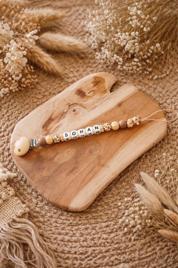 Attache tétine girafe ‹ Sohan ›