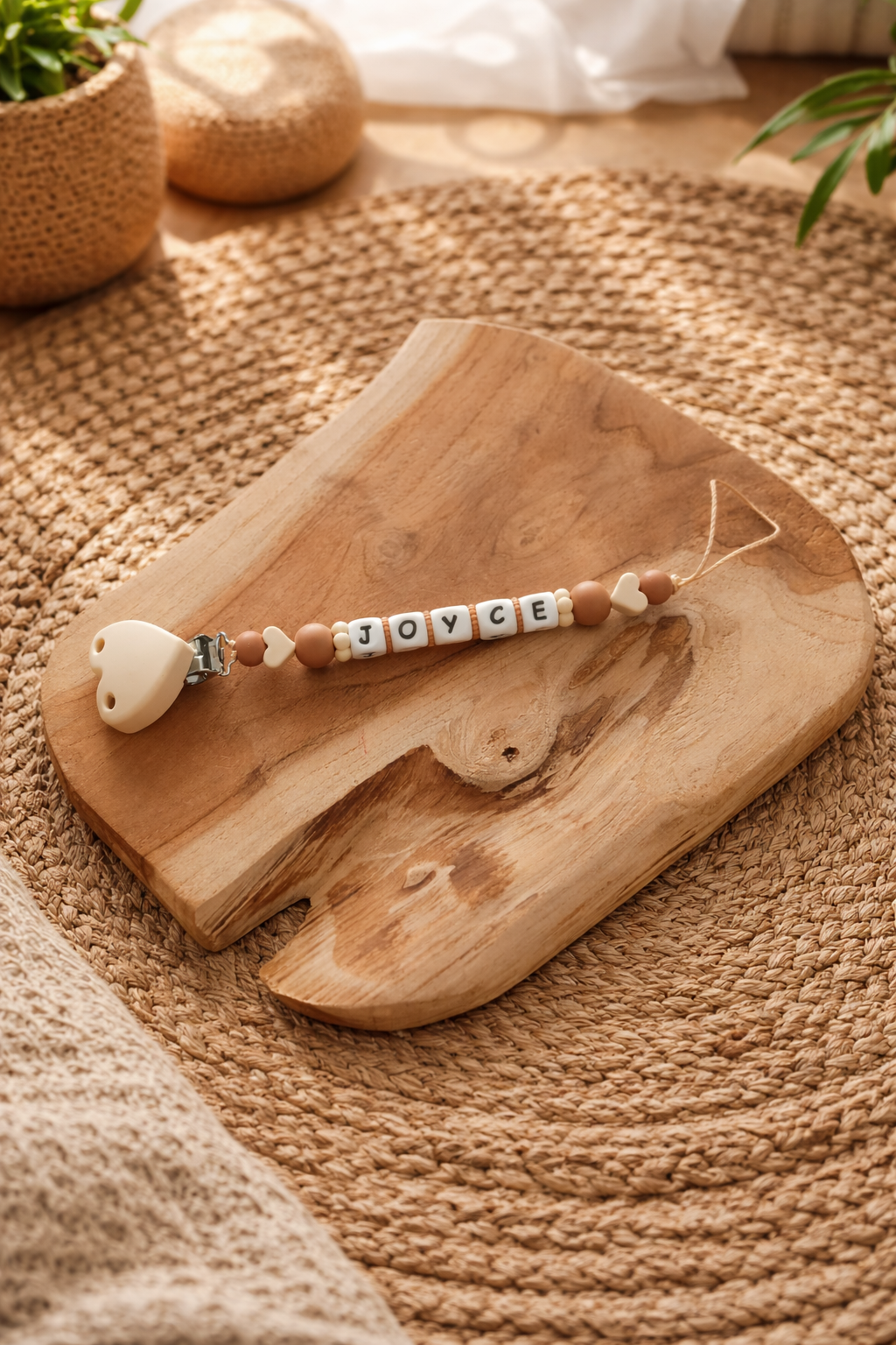 Attache tétine cœur ‹ Joyce ›