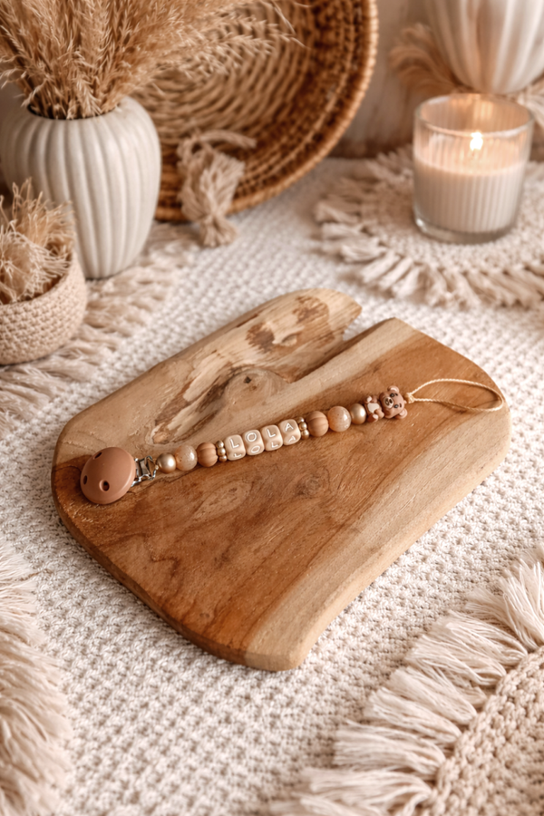 Attache tétine ourson ‹ Lola ›