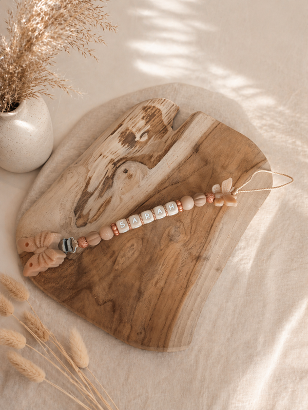 Attache tétine papillon pailleté ‹ Sarah ›