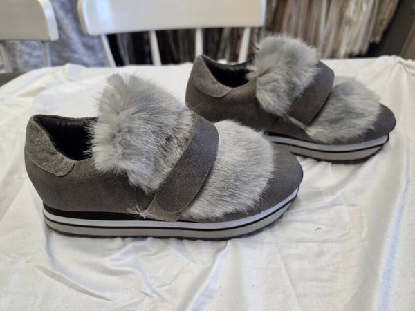 Sneakers met fluf