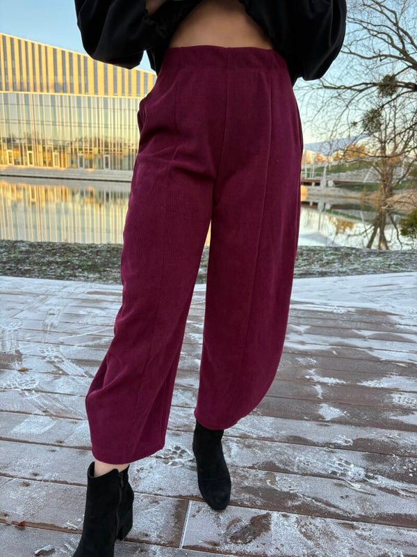 Spodnie z szeroką rozkloszowaną nogawką, gumką - bordo