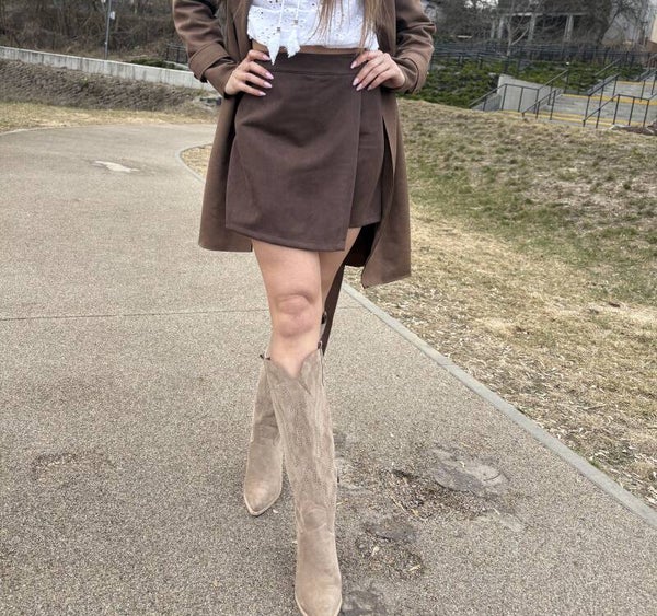 Zamszowe spódnico-szorty