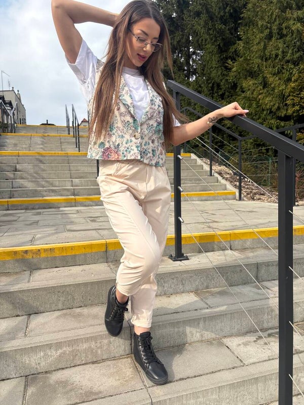 Wiosenna kolorowa kamizelka damska