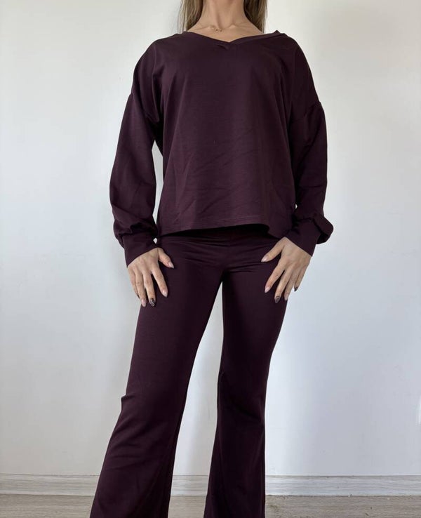 Rozkloszowany komplet sportowy z długim rękawem (śliwka)