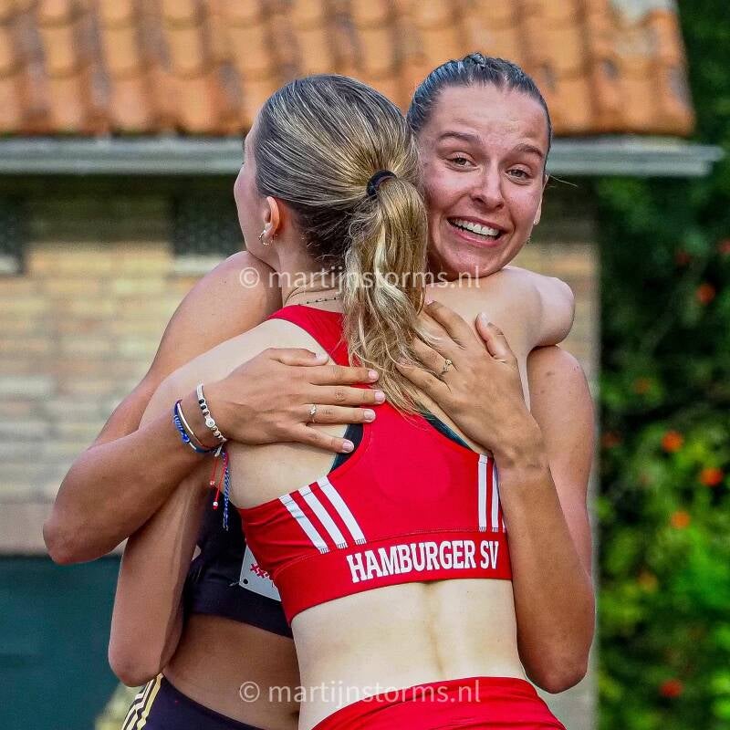 Britt de Blaauw (16), Line Schröder (196)