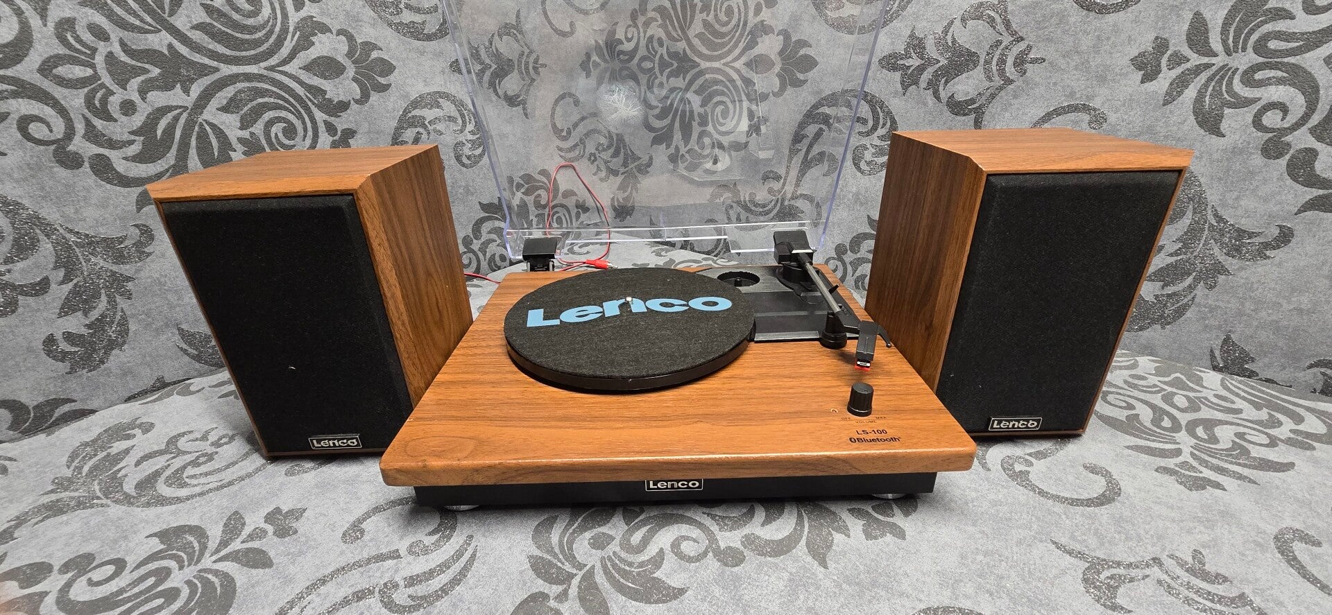 Lenco LS-100 Bluetooth-Plattenspieler mit Lautsprechern