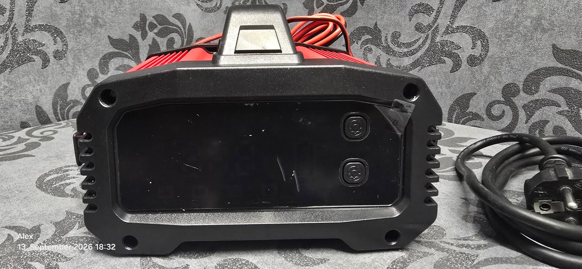 HUSGW Batterieladegerät / Starthilfegerät – Amazon Retoure