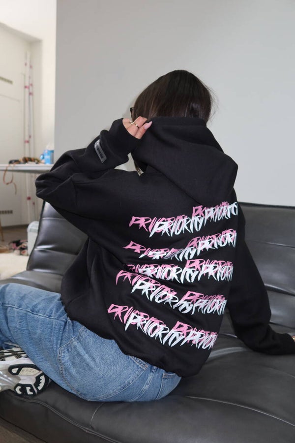 Priority paint hoodie - black