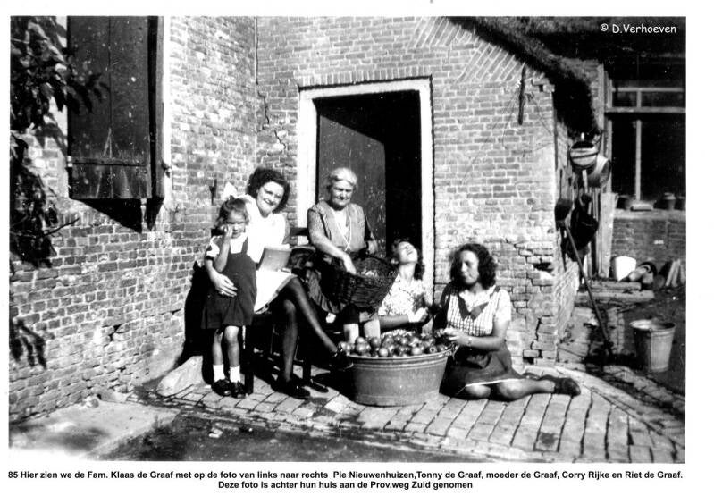 85-hier-zien-we-de-fam-klaas-de-graaf-standard.jpg