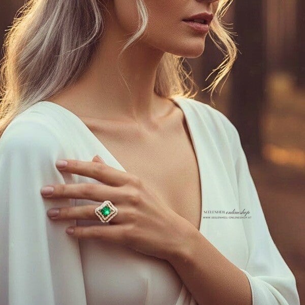 925 Silberschmuck für Damen kaufen – edler Damenschmuck mit Edelsteinen und stilvolle Edelstein-Anhänger im Seelenheil Onlineshop entdecken.