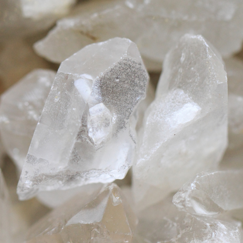 Welche spirituelle Bedeutung hat Bergkristall? Bergkristall als symbolischer Begleiter für Klarheit, Bewusstsein, Meditation und persönliche Neuausrichtung