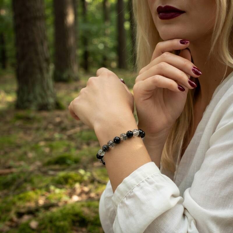 Schwarzen Turmalin kaufen – Turmalin Armband, spirituelles Schutzarmband und schwarzes Turmalin Kugelarmband im Seelenheil Onlineshop entdecken.