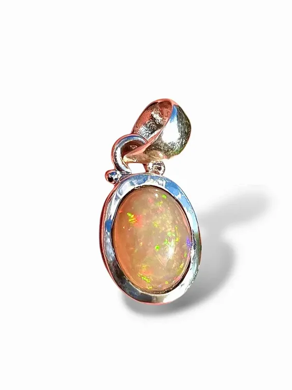 Welo Opal Anhänger – Einzigartiger Edelstein in 925 Silberfassung | Spiritueller Heilstein Schmuck