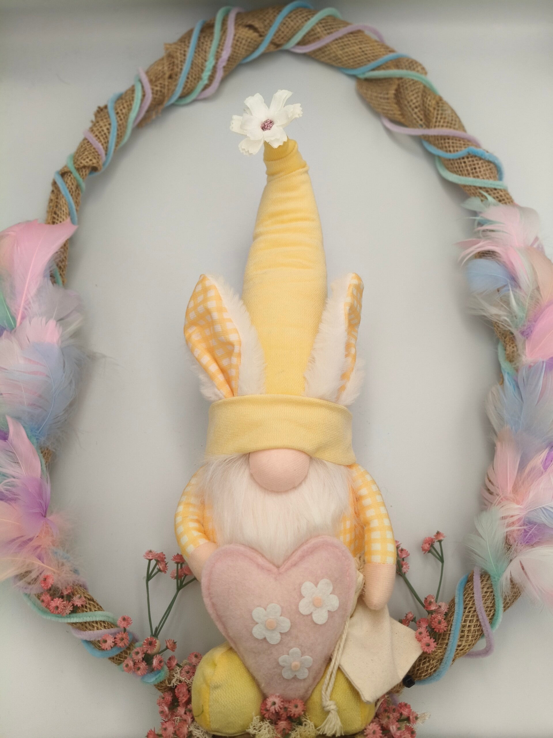 Paasgnoom | Pasen | ei | veren | geel