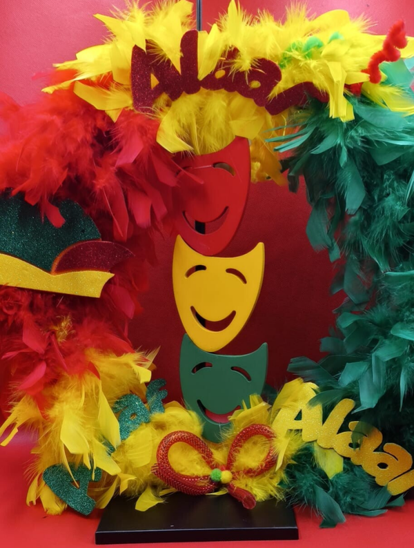 Carnavalskrans | Maskers | rood geel groen |