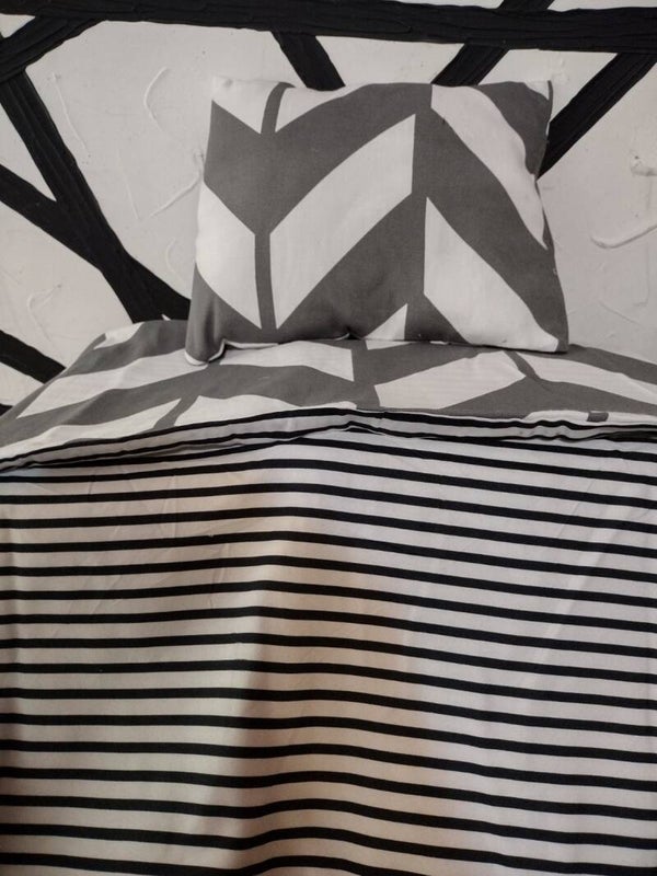 Baby pillow and coverlet set