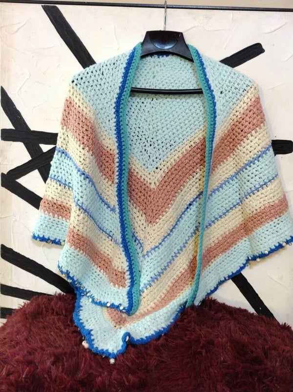 Shoulder shawl