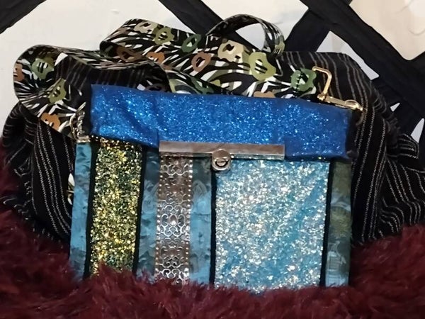 Multicolored small shoulder purse