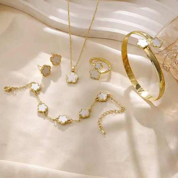 Clover set
