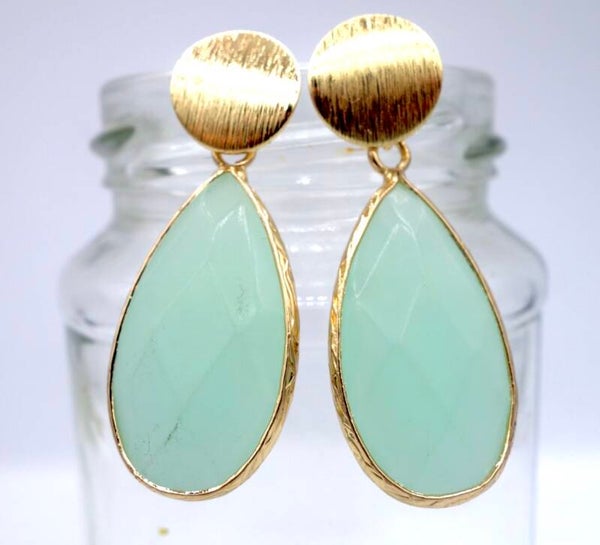 Turquoise  glassteen oorhanger