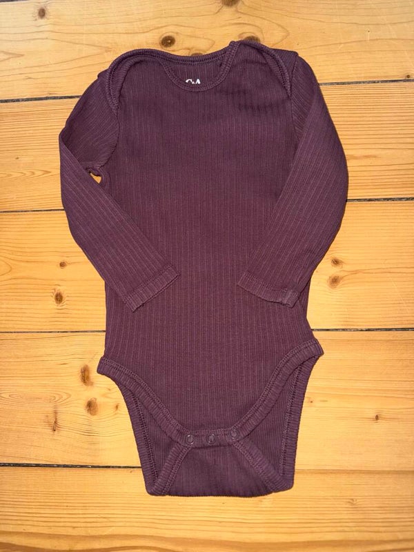 Lila gerippter Body Gr. 74 C&A