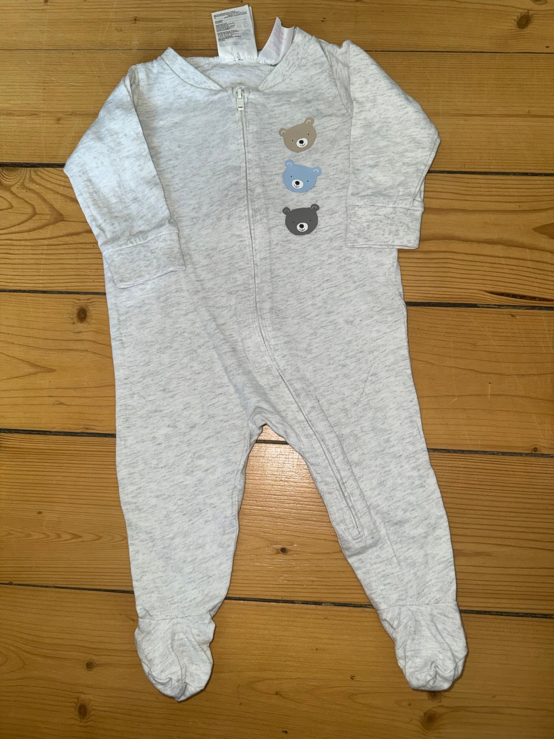 Grauer Schlafanzug mit Bären Gr. 56 H&M