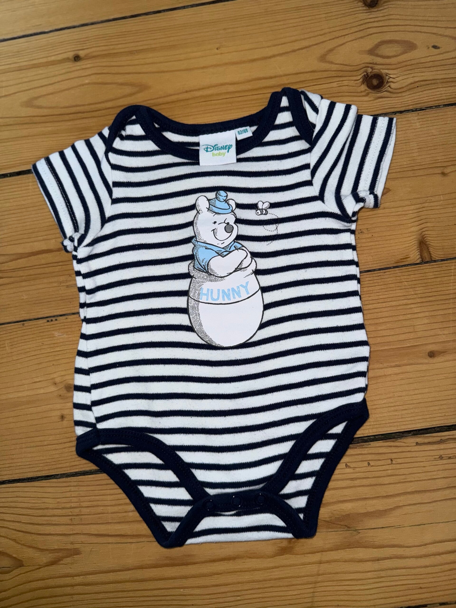 Dunkelblau gestreifter Body mit Winnie Pooh Gr. 62/68 Disney