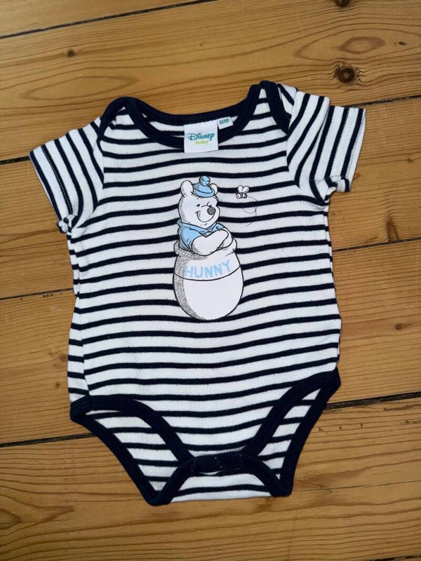 Dunkelblau gestreifter Body mit Winnie Pooh Gr. 62/68 Disney