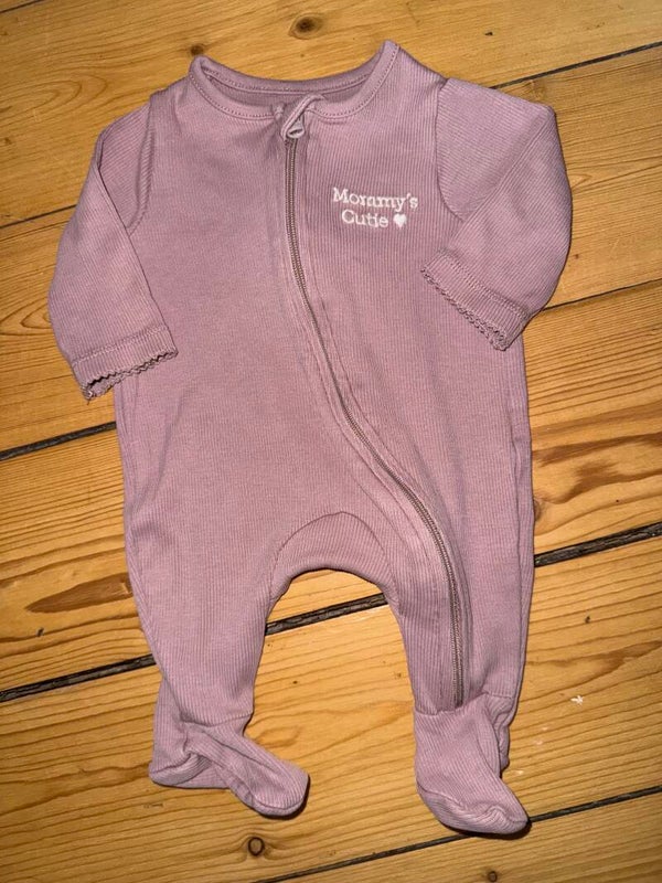 Lila gerippter Schlafanzug Mommys Cutie Gr. 50 C&A
