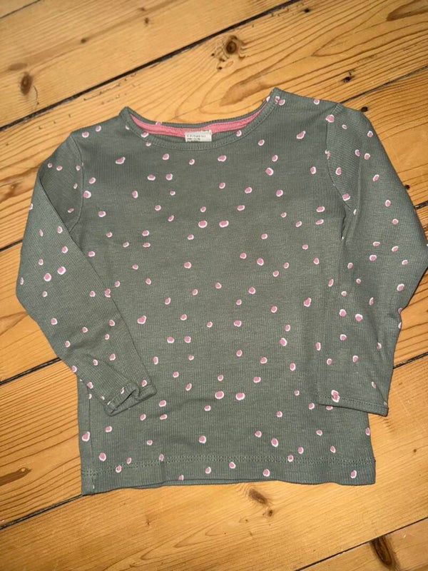 Grünes Langarmshirt Gr. 92 Alana