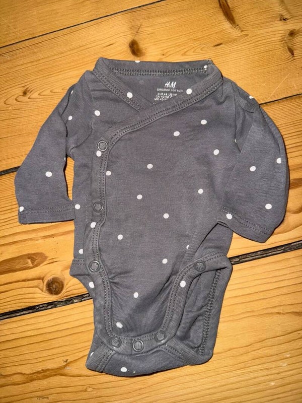 Dunkelgrauer Wickelbody mit Punkten Gr. 44 H&M