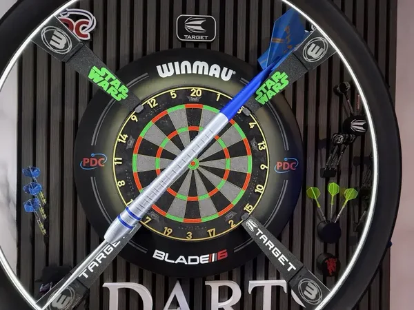 Oversized Dart Unique Display Piece / Collector’s Item 80cm THE FLYING SCOTSMAN