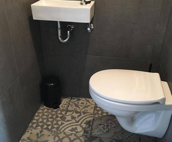 toilet tegels
