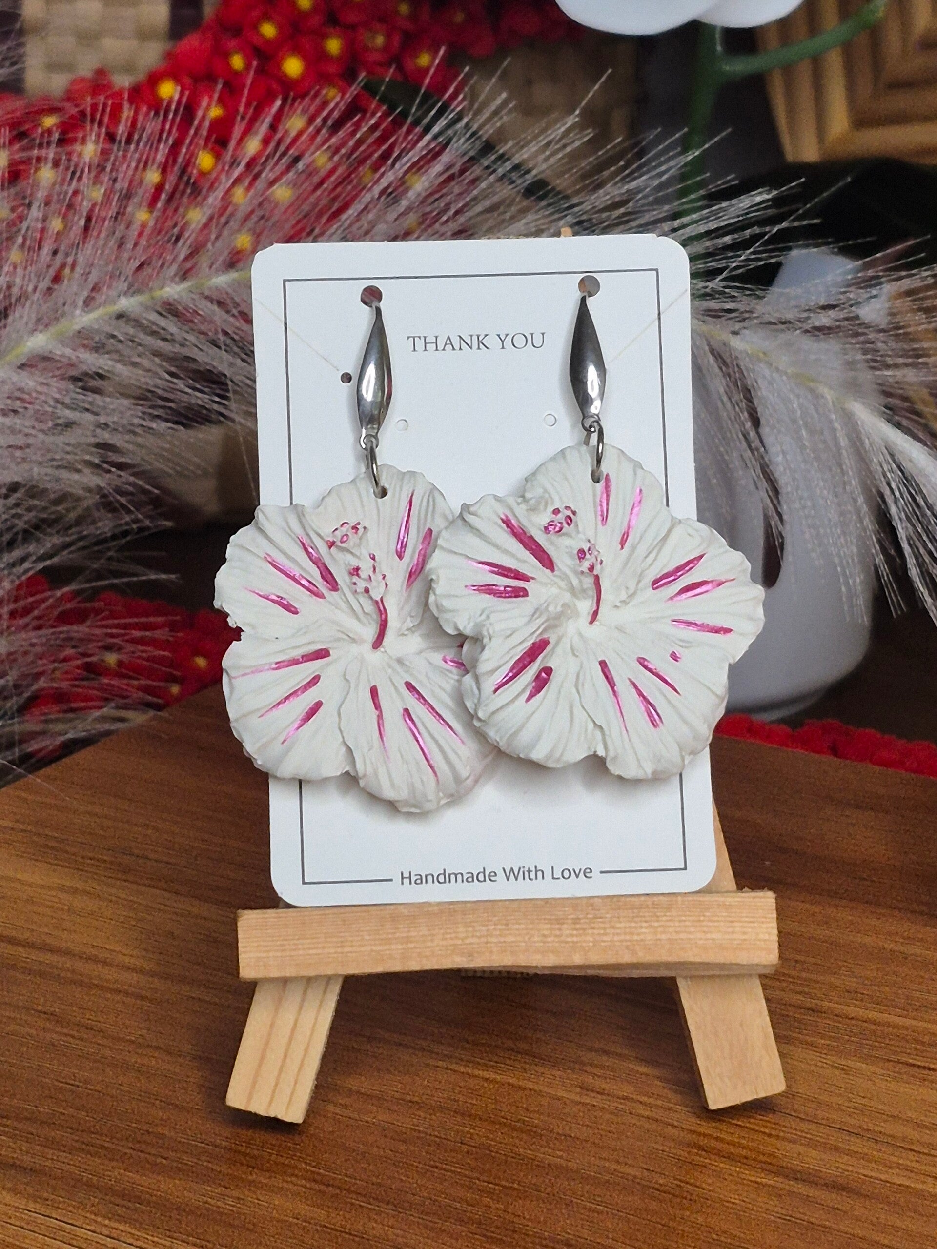 WHITE KAUTE ( PINK STRIPE)