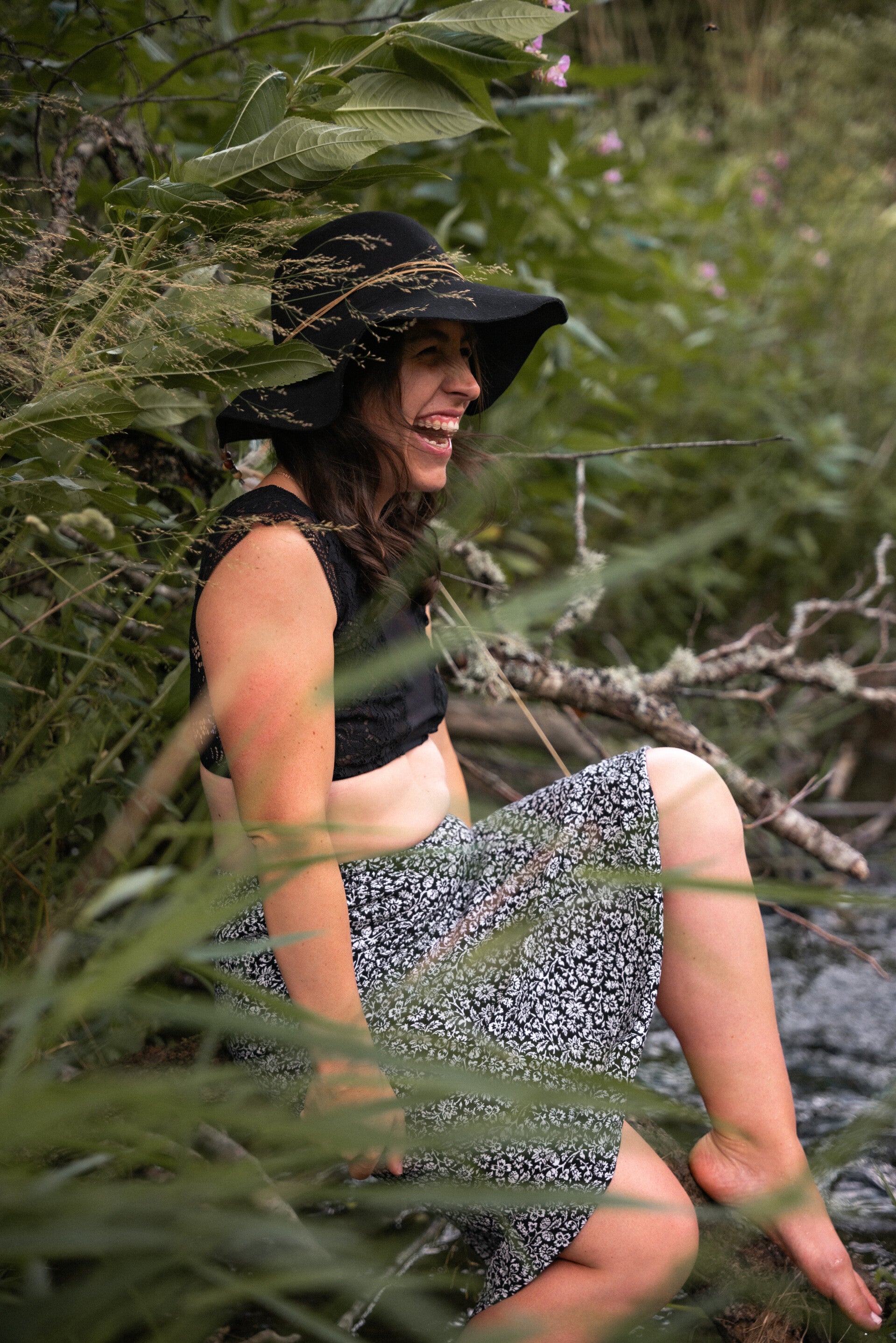 Soulshine Fotoshooting Deißlingen – Frau in der Natur, authentische Selbstliebe-Fotografie von hu.graphy