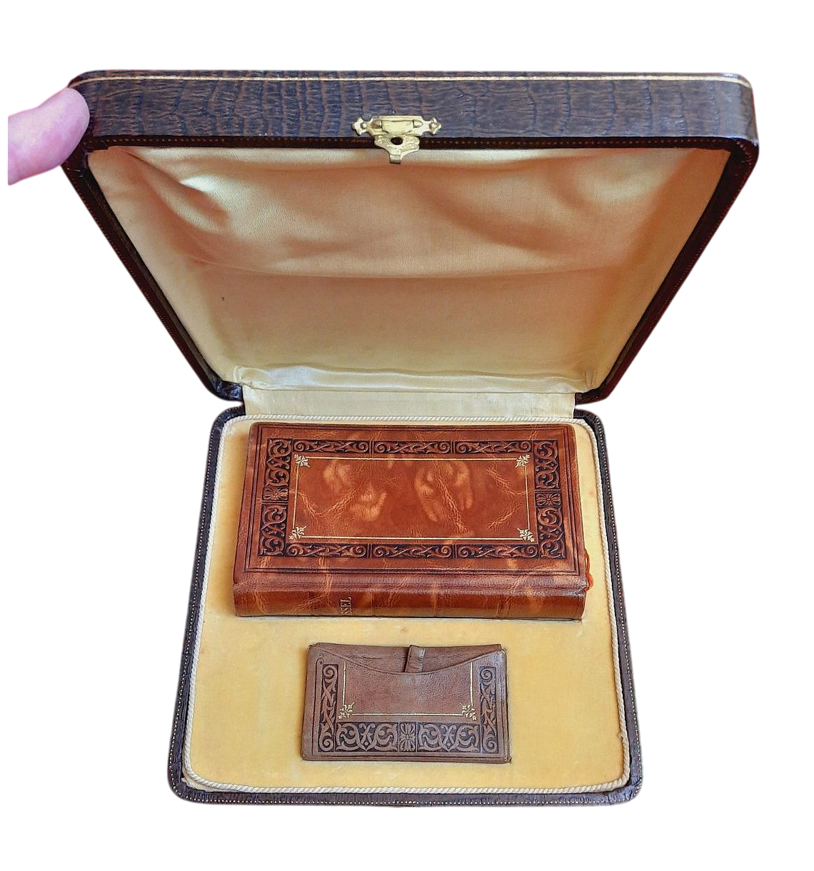 (1926) Unique Boxed Christian Devotional Set - Roman Missal & Leather Wallet