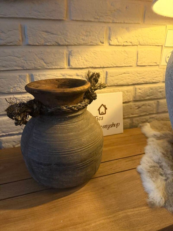 Nepalese pot (H 23cm)