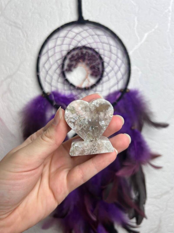Flower agate standing heart