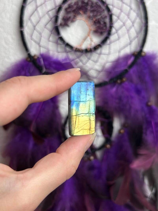 Labradorite cabochon