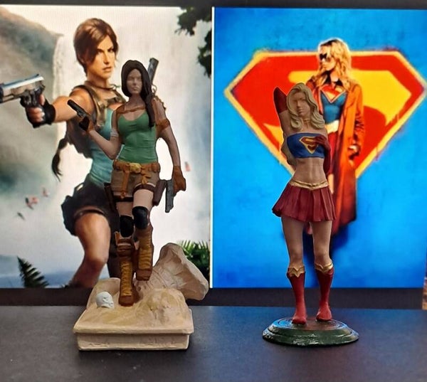 Figurines Lara Croft & Supergirl 8 cm en résine peinted & vernies