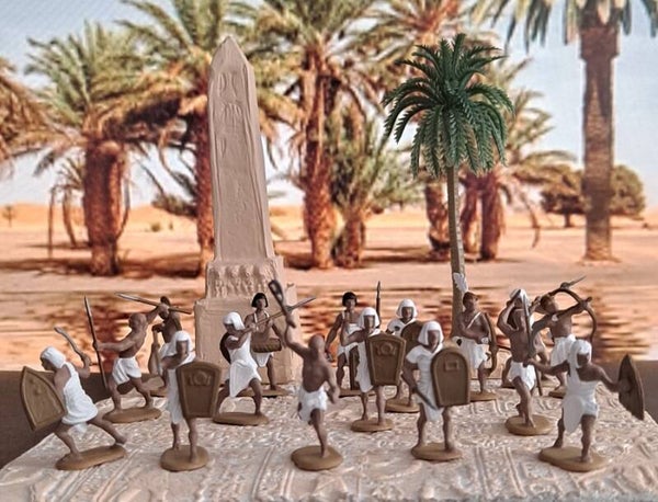 DIORAMA - 16 Figurines 1/72  Obélix et Palmier & sol