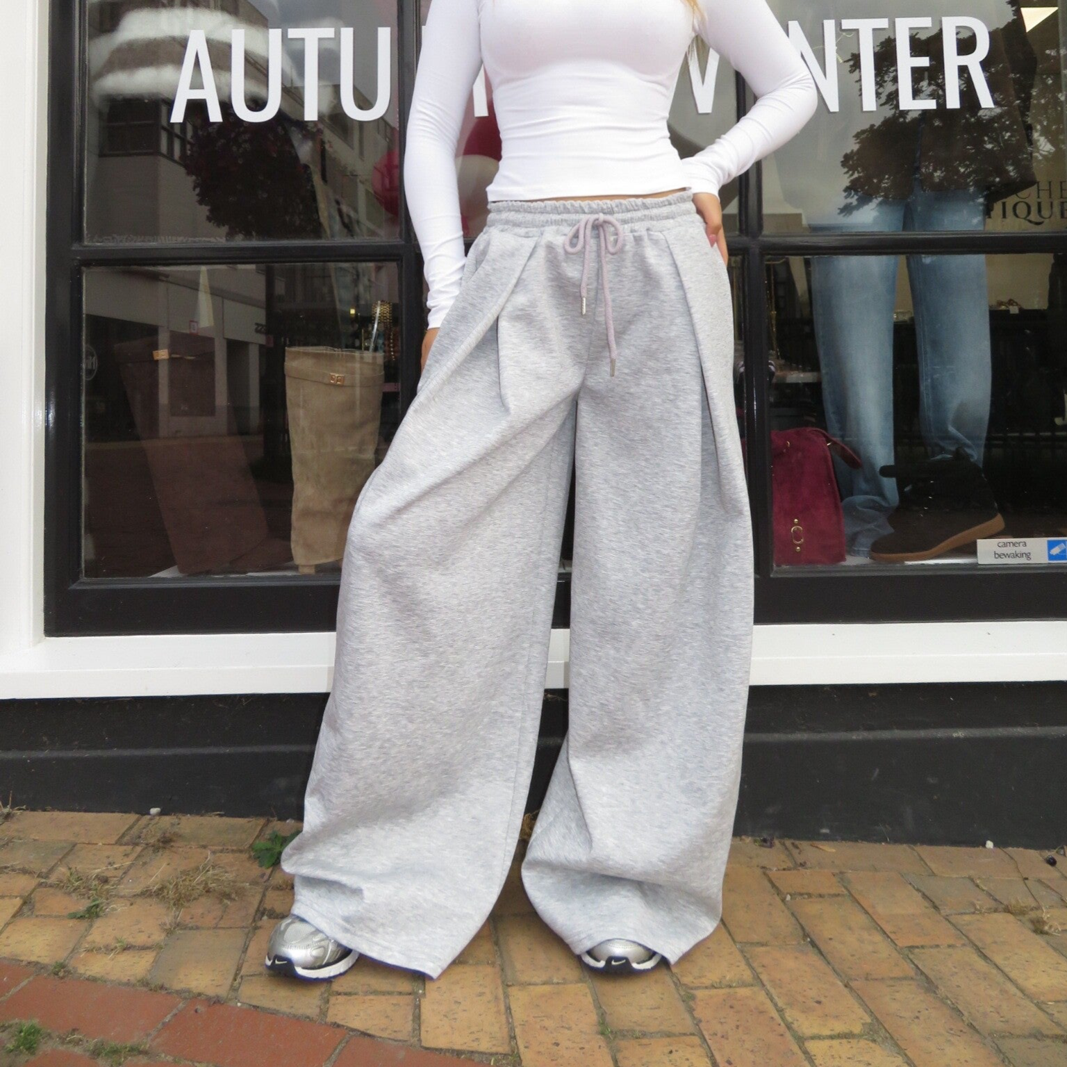 Pleated jogger