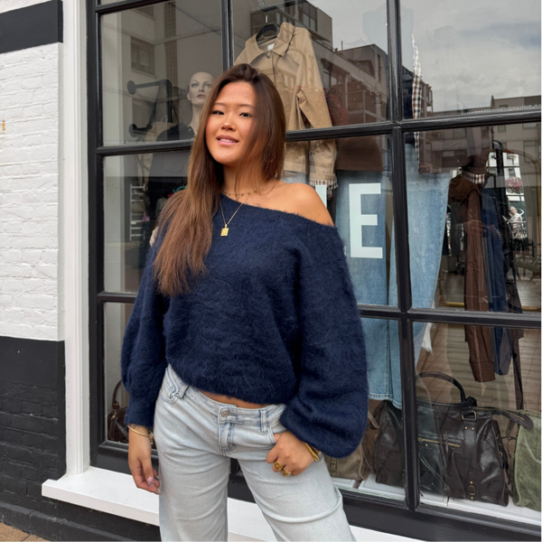 Fien cozy off shoulder sweater