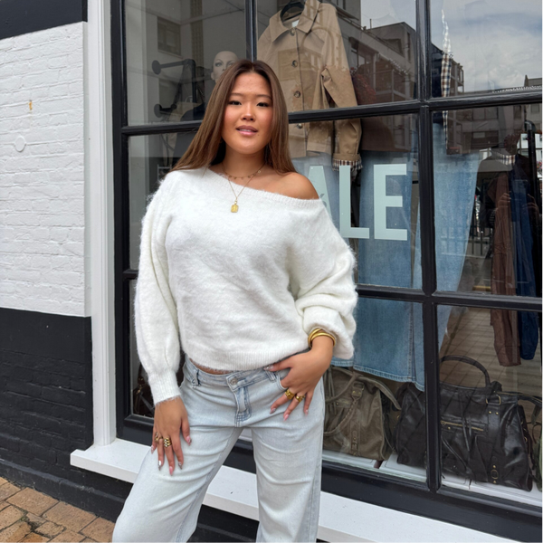 Fien cozy off shoulder sweater