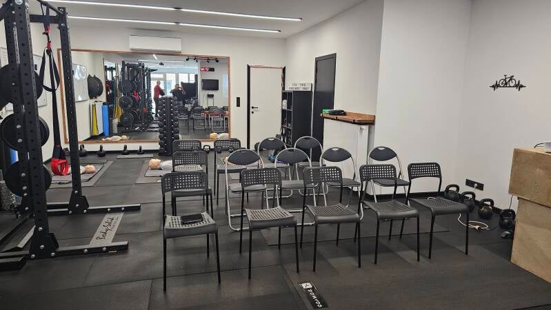 Les levensreddend handelen aan fitness-klanten