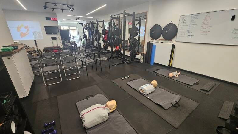 Les levensreddend handelen aan fitness-klanten