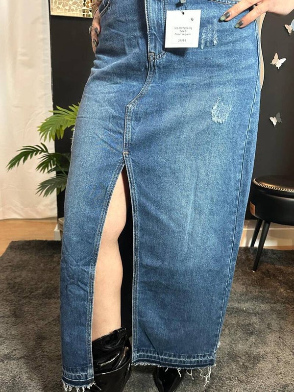 Falda vaquera larga con abertura en el centro