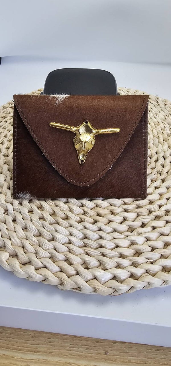 Monedero tipo tarjetero en piel con detalle de búfalo