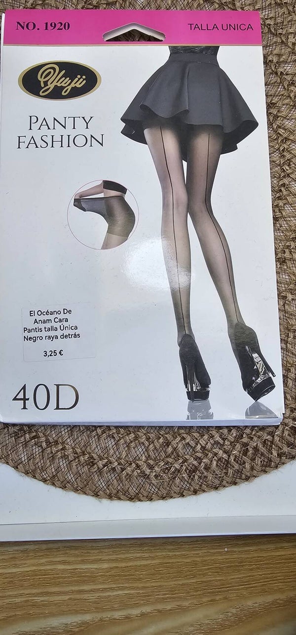 Panty fantasía en negro transparentes con raya negra en la parte trasera